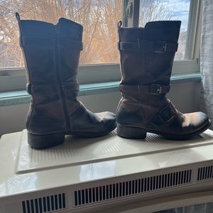 Womens Sonoma life style boots!  Size 8.5